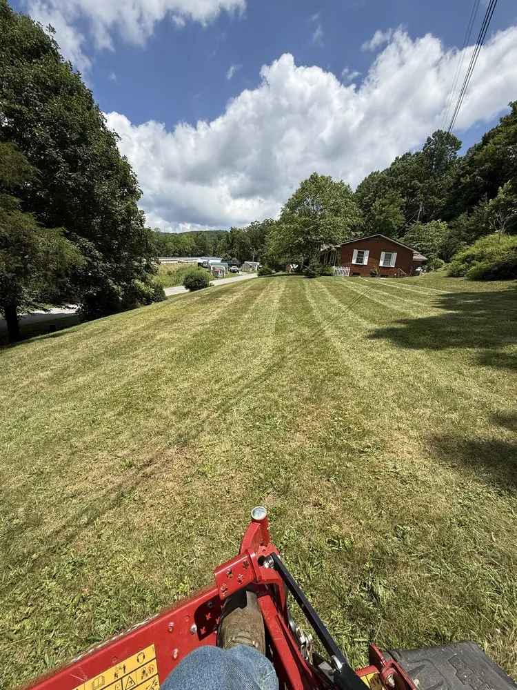 Custom outdoor landscaping experts serving Pembroke, VA - Dowdy's Landscaping