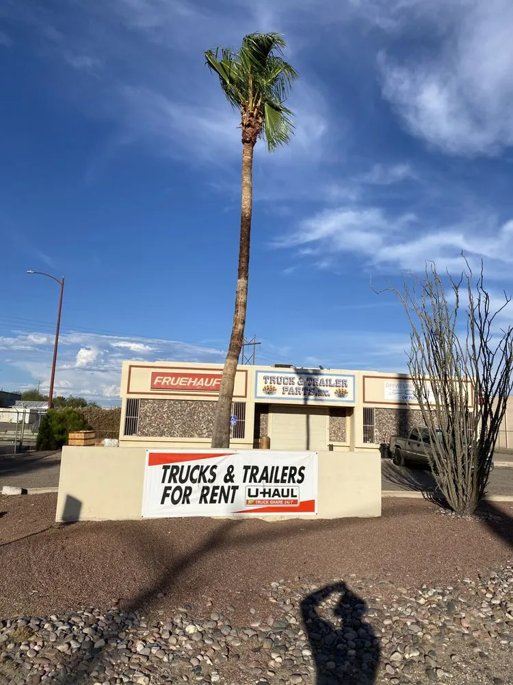 Professional residential landscaping for year-round maintenance in Tucson, AZ by Down 2 Earth Landscape