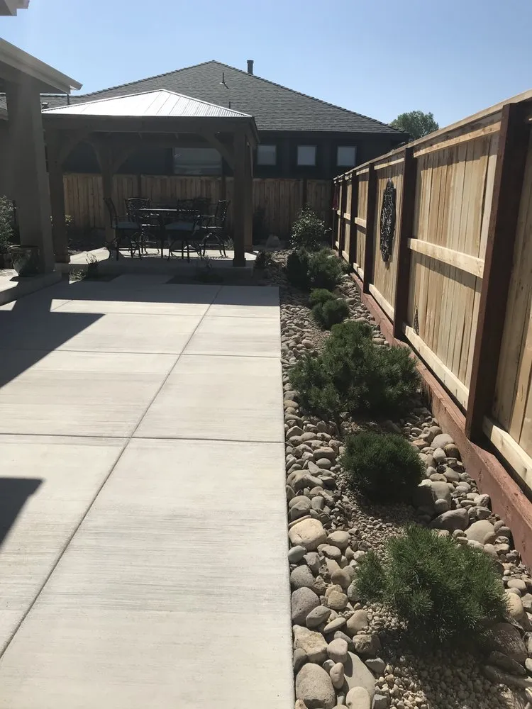 Custom garden landscaping experts serving Carson City, NV - Down 2 Earth Landscaping