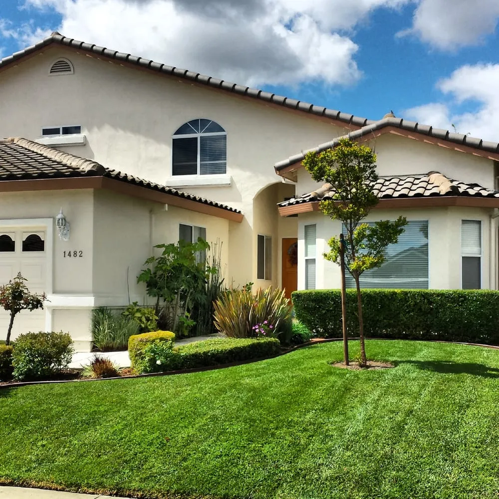 Top-rated garden landscaping for year-round maintenance in Santa Clara, CA by Down and Dirty Landscaping