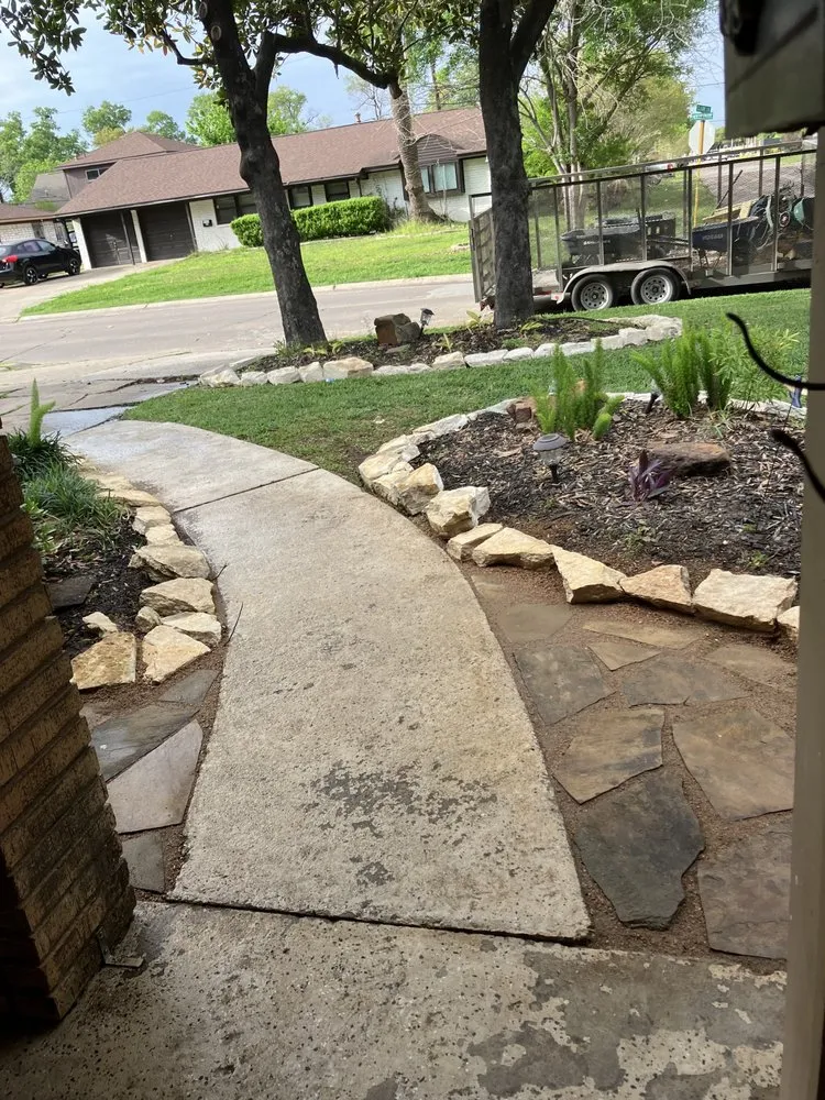 Custom lawn mowing service experts serving Houston, TX - Down South Farms