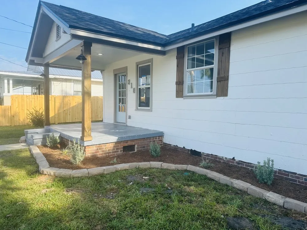 Top-rated outdoor landscaping in Perdido Beach, AL - Down South Landscape & Moving
