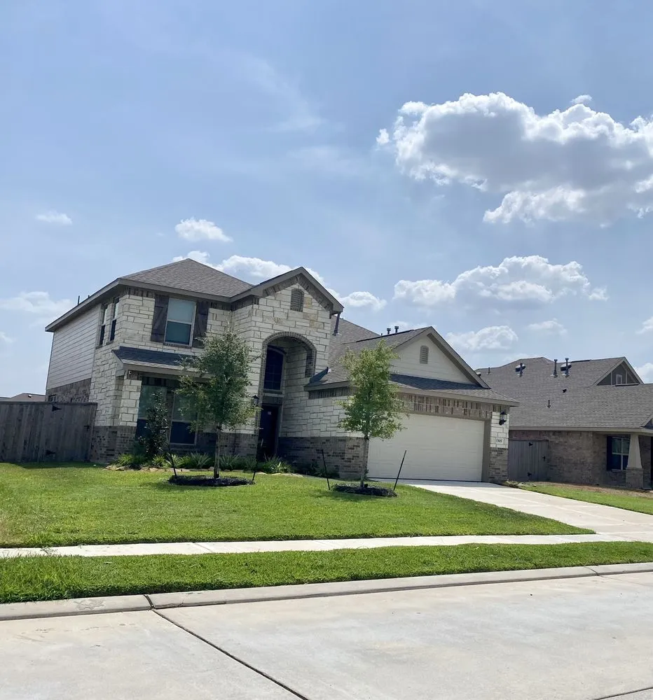 Custom lawn care service in Houston, TX - Down South Landscaping