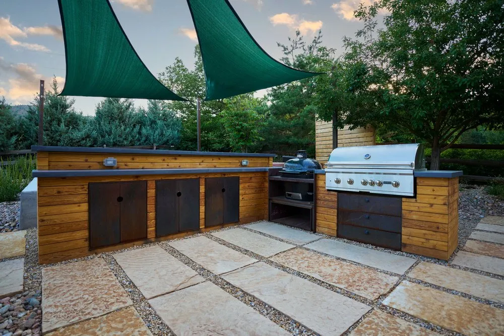 Custom yard cleanup service for beautiful yards across Denver, CO - Down To Earth Landscaping