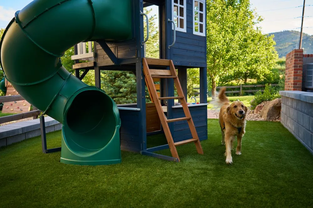 Custom garden landscaping for beautiful yards across Denver, CO - Down To Earth Landscaping