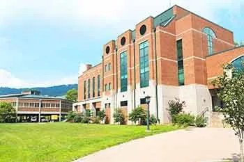 Professional yard maintenance for beautiful yards across Delaware, OH - Down to Earth Lawn Care