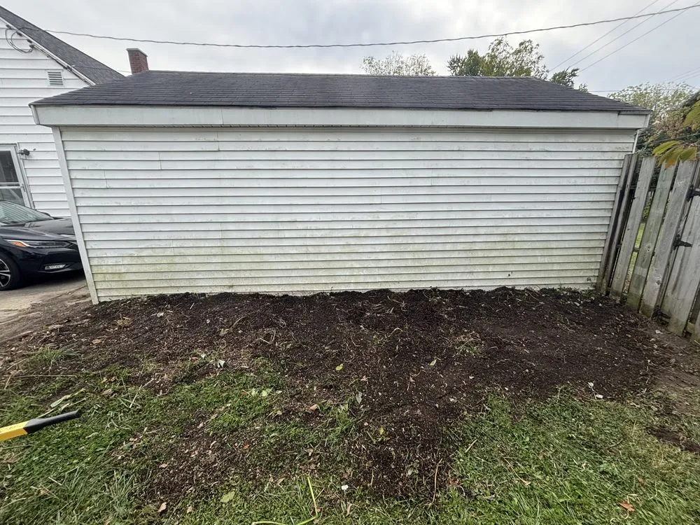 Affordable residential landscaping experts serving Eaton Rapids, MI - Down to Earth Lawn Care