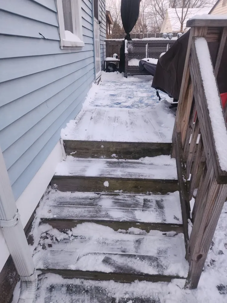 Affordable lawn mowing service in Buffalo, NY - Down To Earth snow removal & Landscaping