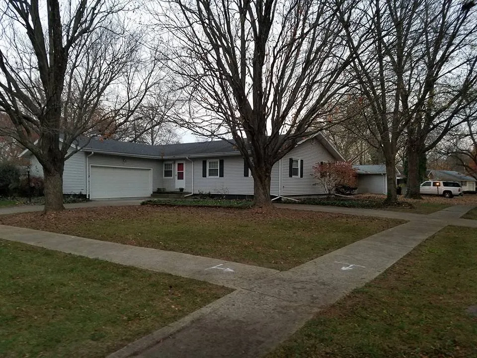 Custom yard cleanup service in Thomasboro, IL by Downings Lawn Care & Snow Removal