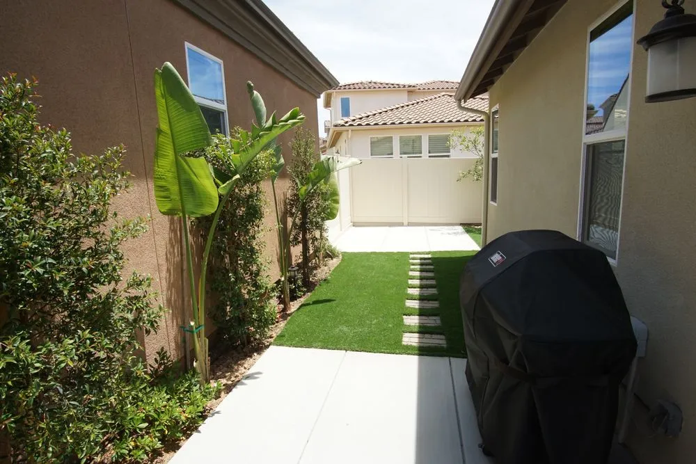 Reliable landscaping services for homes in Santa Clarita, CA by Doza Oaks Landscaping