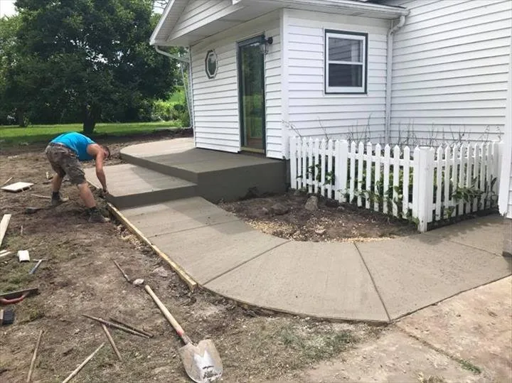Professional yard maintenance in Albany, WI - DP Concrete & Landscaping