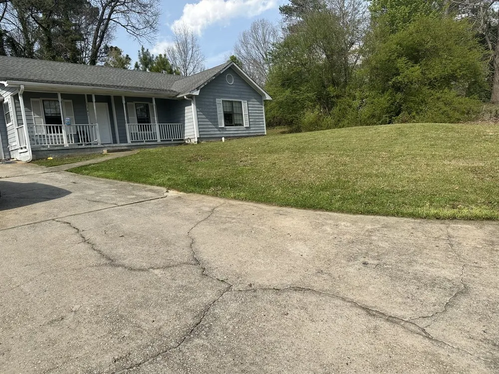 Affordable yard cleanup service experts serving Jonesboro, GA - DQT Lawn Care & Handyman