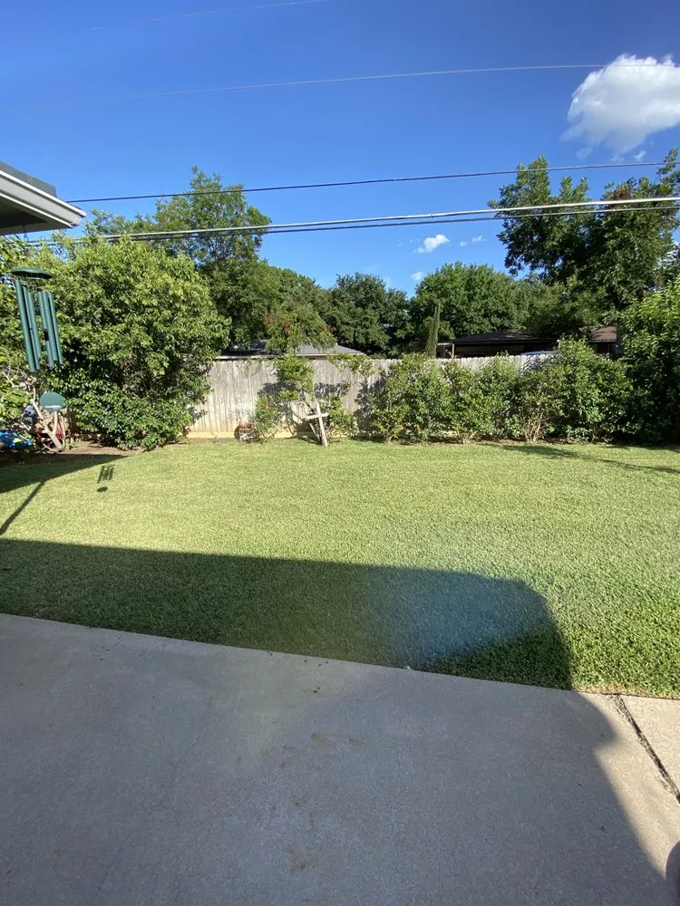 Custom landscaping services experts serving Waco, TX - DR Construction & Landscaping.