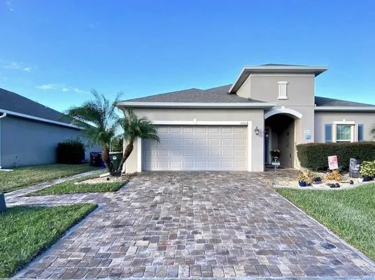 D&R Construction Logo