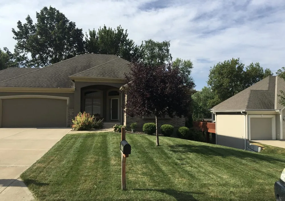 Custom lawn care service experts serving Shawnee, KS - Dr D Lawn Care