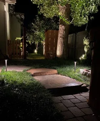 Dr. Green Thumb Landscaping Logo