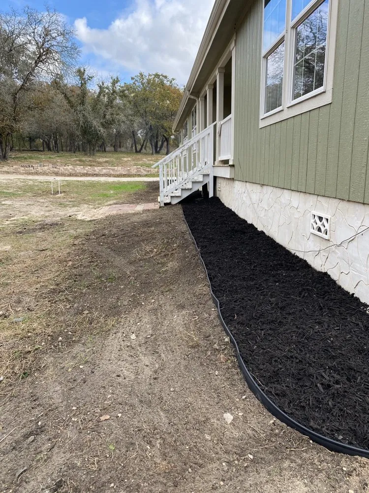 Affordable residential landscaping experts serving La Vernia, TX - Dr Green thumb Lawn and Home Care