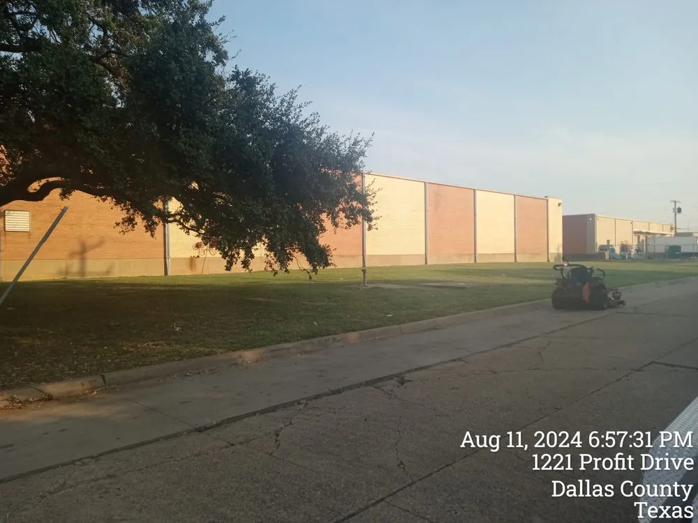 Local yard cleanup service in Mansfield, TX - DR Landcare