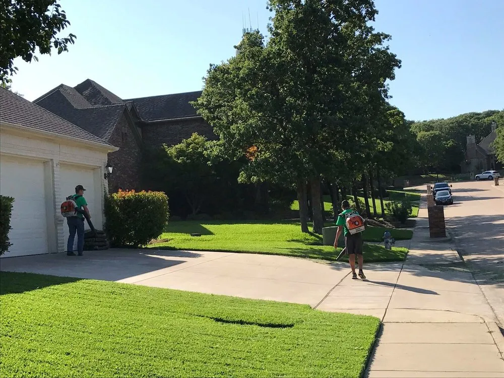Top-rated lawn care service in Burleson, TX by D&R Landscape Management