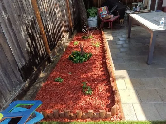 DR Landscaping Maintenance Services Logo