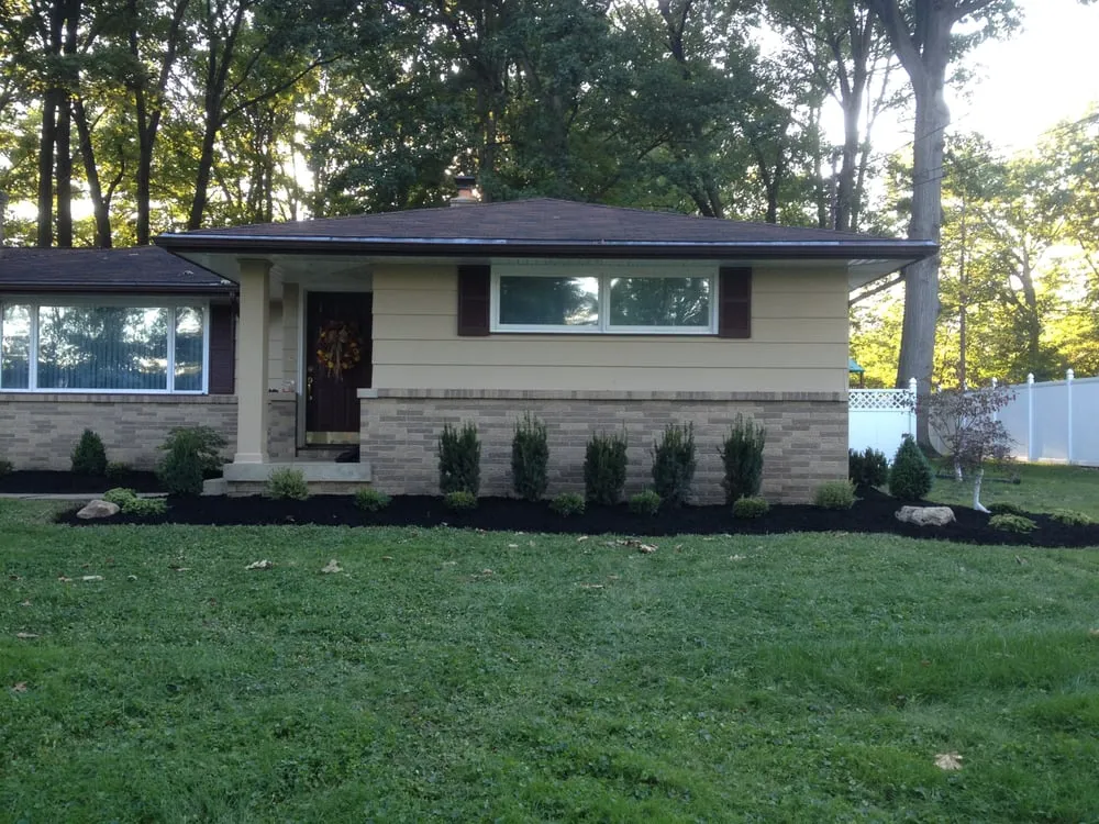 Expert garden landscaping in Mineral Ridge, OH - DR Lawn Care And Landscaping