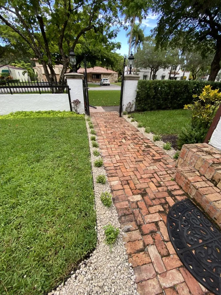 Reliable lawn mowing service in Miami, FL - D&R Lawn Care Service