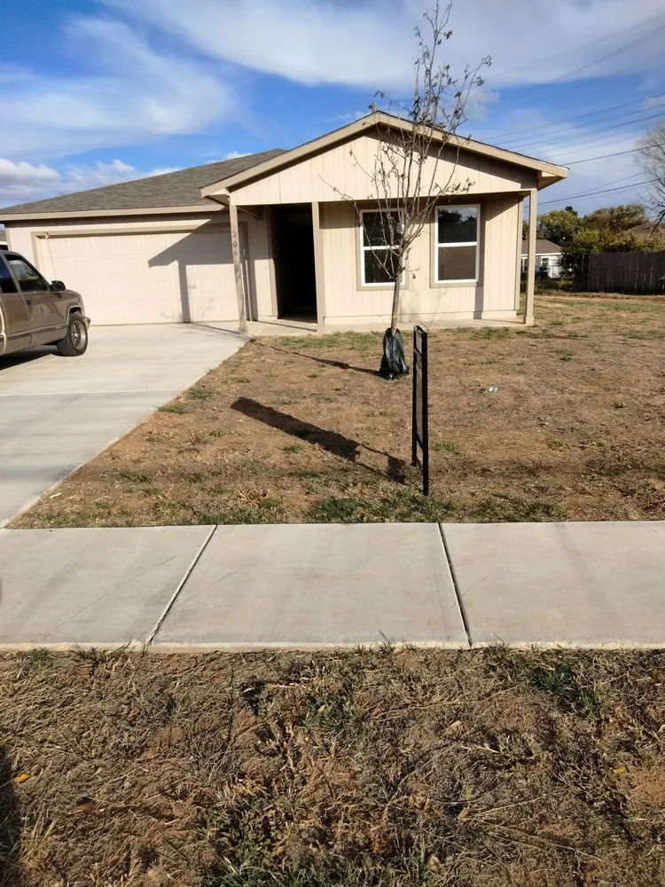 Professional lawn care service in Lubbock, TX - Dr. Lawns An Mower