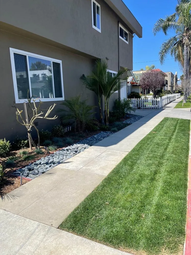 Reliable garden landscaping in Costa Mesa, CA - D&R Maintenance
