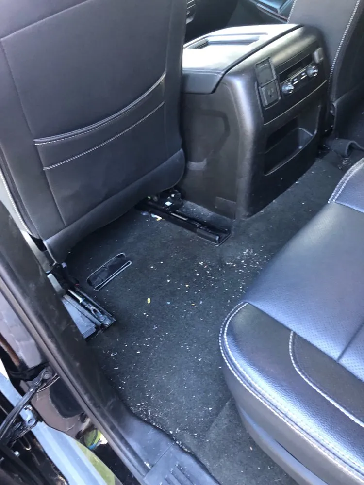 Professional lawn mowing service in Miami, FL by DR miami cleaning