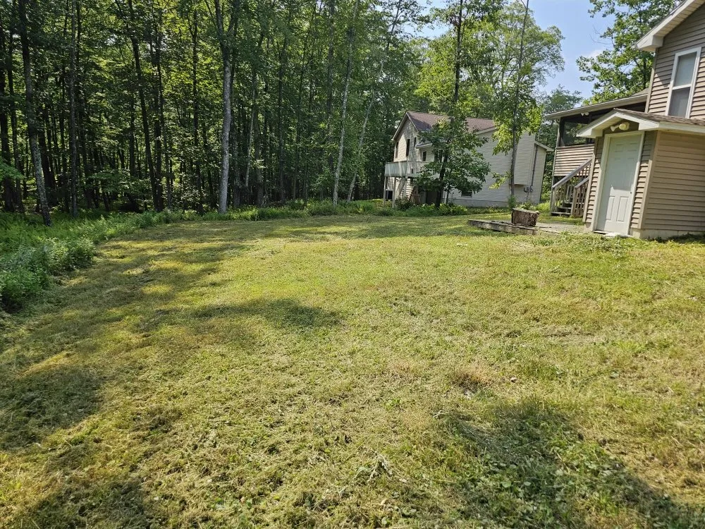 Custom yard maintenance experts serving Wantage, NJ - D&R Outdoor Services