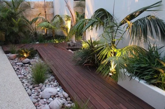 Local yard maintenance in Vero Beach, FL by Dragonfly Landscapes