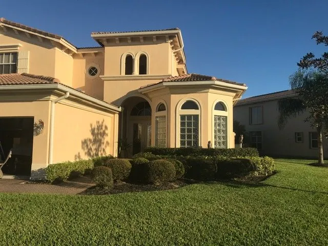 Expert lawn care service in Vero Beach, FL by Dragonfly Landscapes