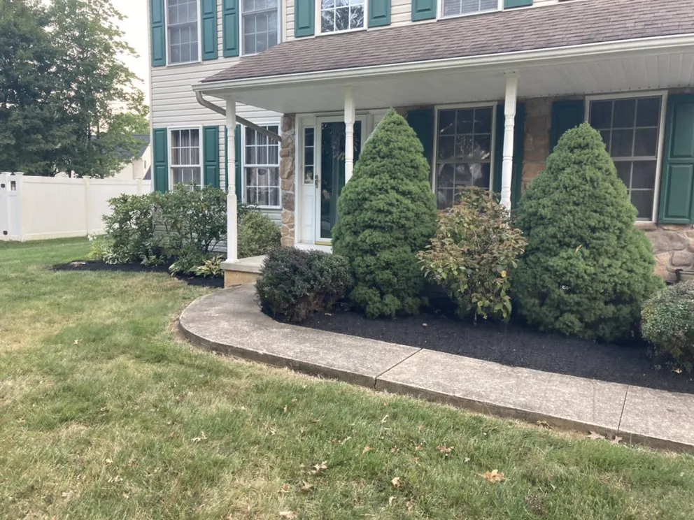 Reliable yard cleanup service in Downingtown, PA by Drake Landscape