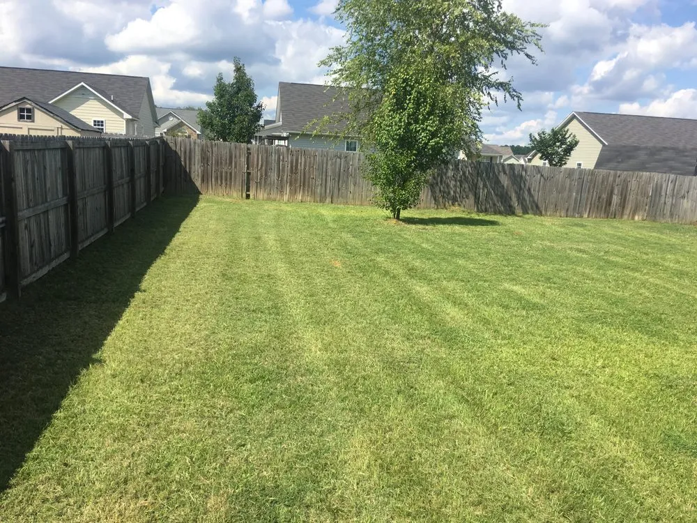 Local lawn mowing service with custom design across Aberdeen, NC - Drakeford Lawn Care