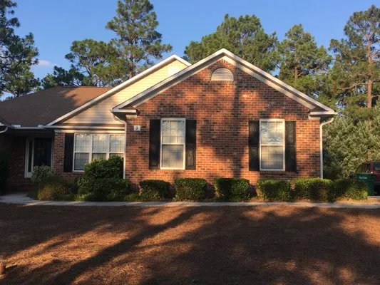 Drakeford Lawn Care Logo