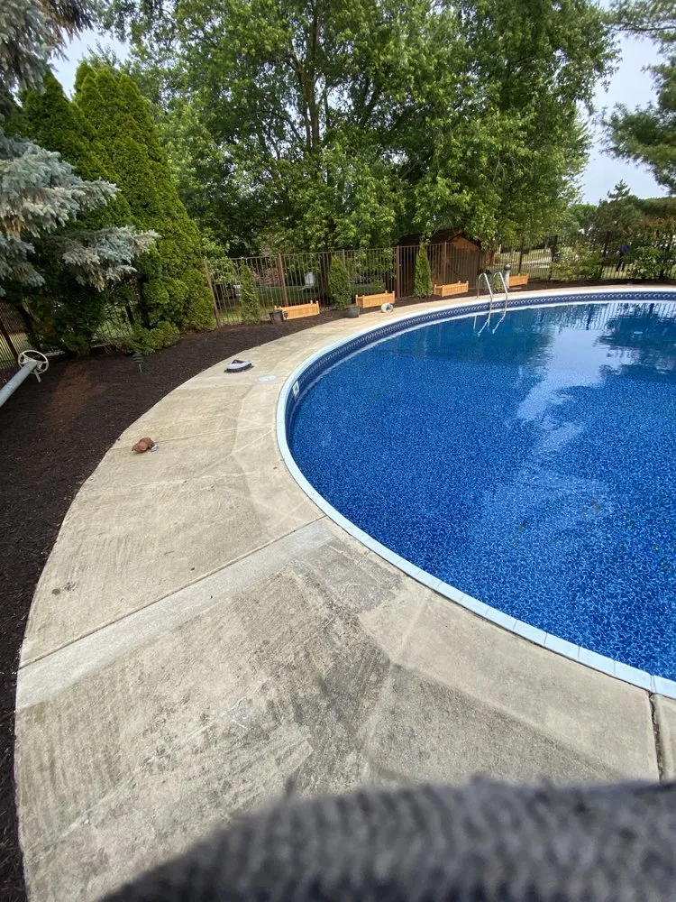 Reliable yard cleanup service for homes in New Lenox, IL by Drakes Landscaping