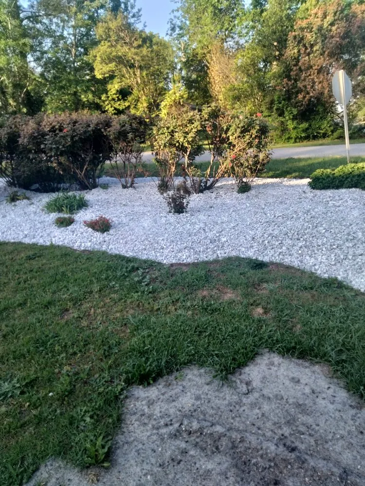 Custom lawn mowing service with custom design across Columbia, SC - Drayton & Sons