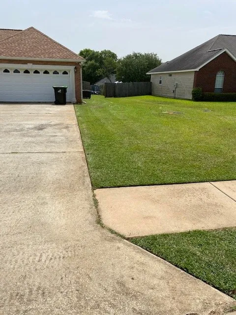 Reliable garden landscaping for year-round maintenance in Warner Robins, GA by Dream Cutz On Demand