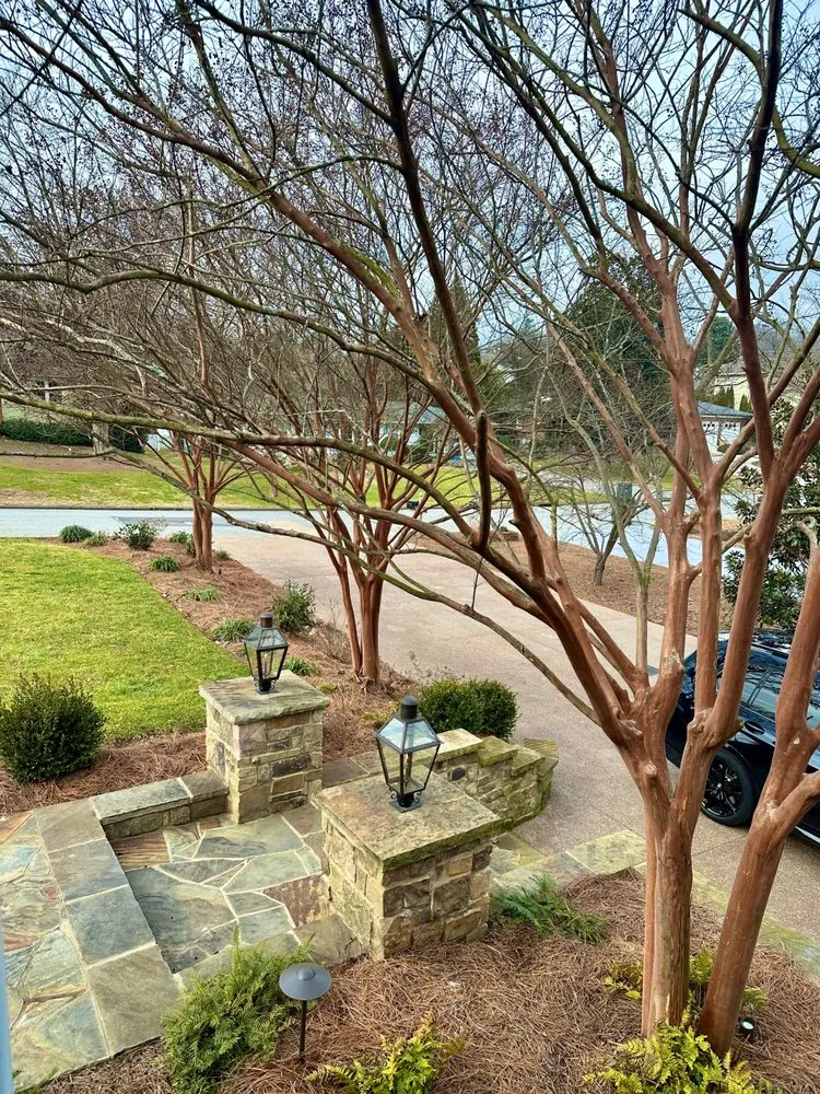 Reliable lawn mowing service experts serving Chattanooga, TN - Dream Gardens