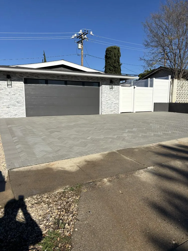 Trusted yard maintenance experts serving Thousand Oaks, CA - Dream Green Landscape