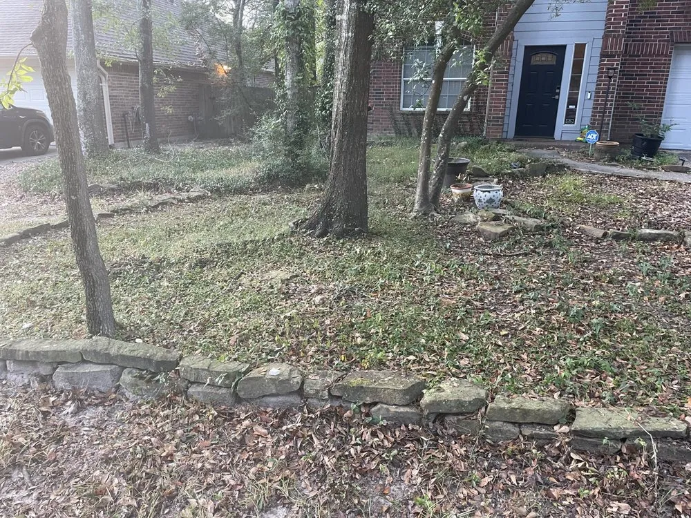 Local lawn mowing service with custom design across The Woodlands, TX - Dream Green