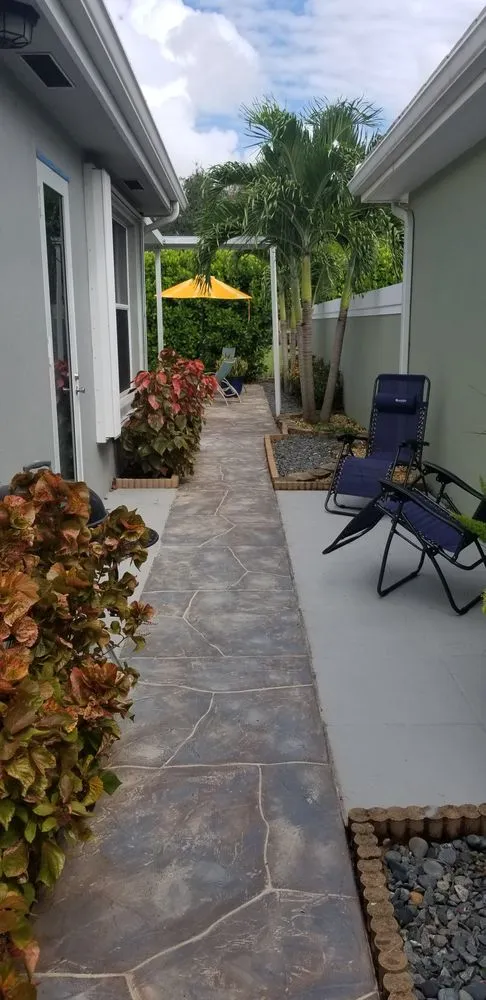 Local lawn mowing service experts serving Ormond Beach, FL - Dream Home Yardscaping