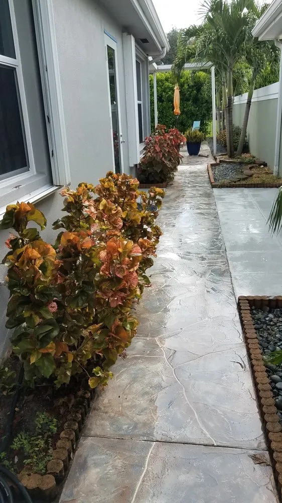 Professional outdoor landscaping experts serving Ormond Beach, FL - Dream Home Yardscaping