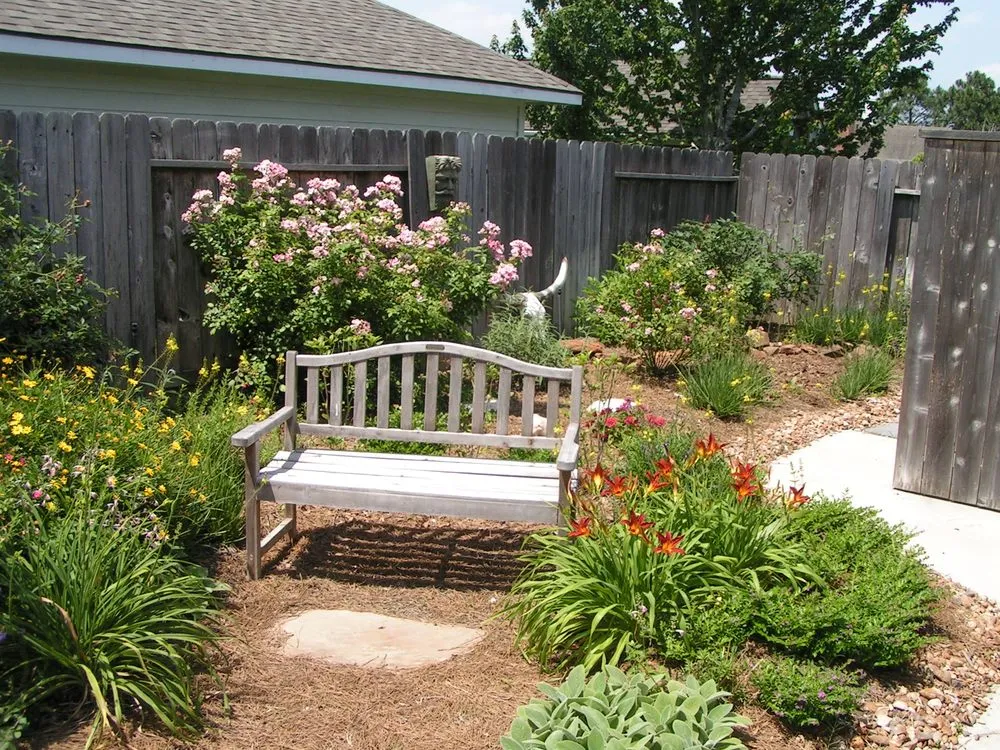 Reliable yard maintenance in Katy, TX by Dream Landscape Design, Inc