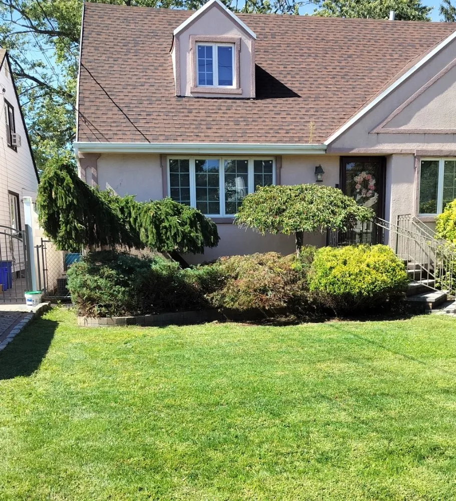Professional yard cleanup service in Hicksville, NY by Dream Landscaping
