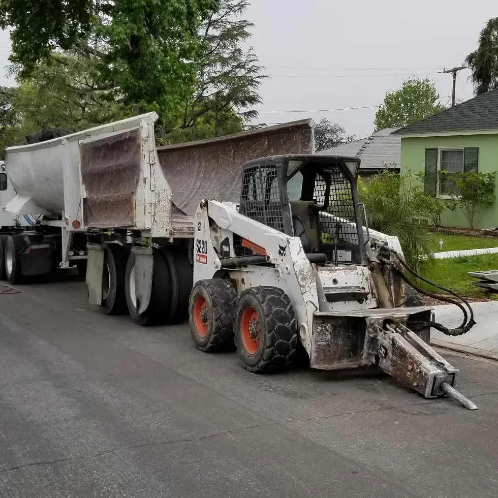 Professional lawn mowing service experts serving Altadena, CA - Dream Scape Inc