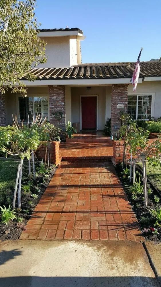 Professional lawn mowing service for homes across Altadena, CA - Dream Scape Inc