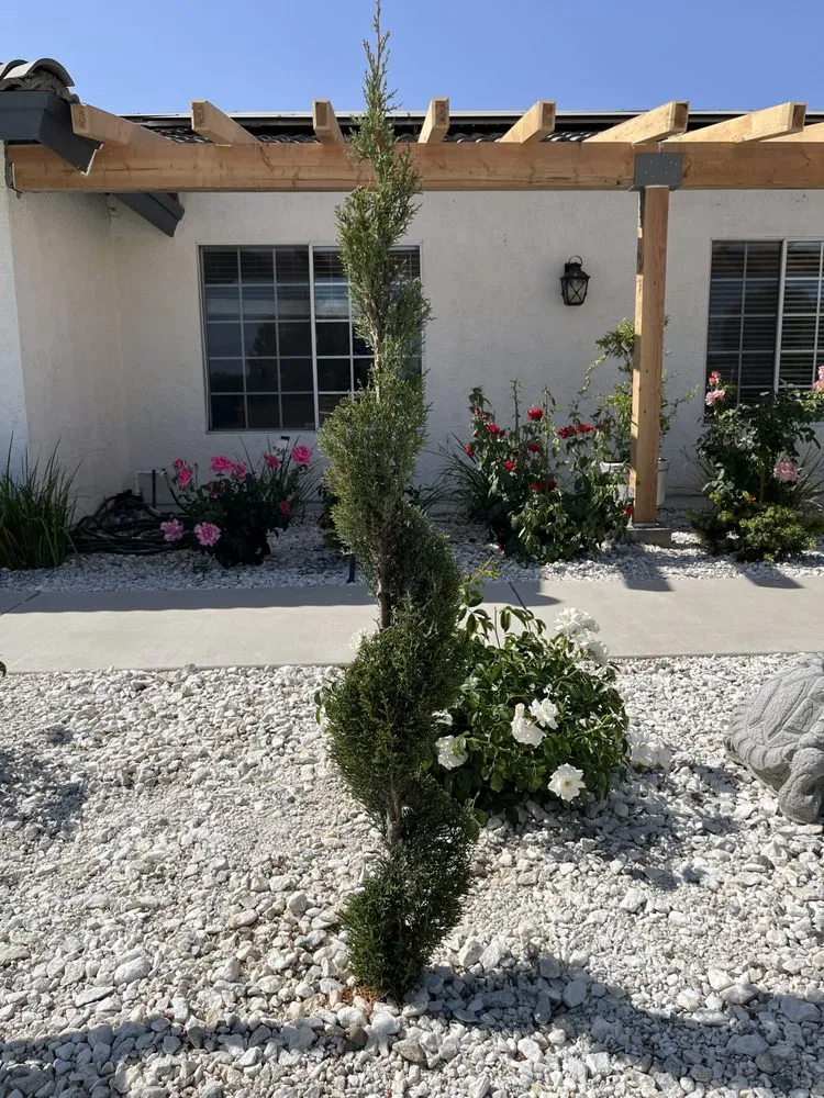 Top-rated landscape design for homes in Apple Valley, CA by Dream View Landscape and Maintenance