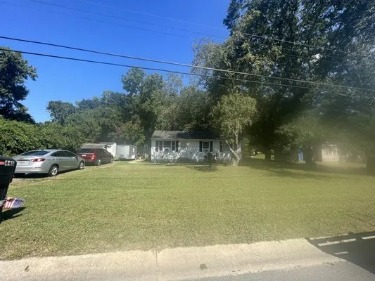 Dreamchasers Landscaping & Hauling Logo