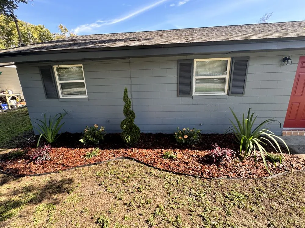 Local landscaping services for homes in Lakeland, FL by Dreamers Landscape and Lawn Care Service